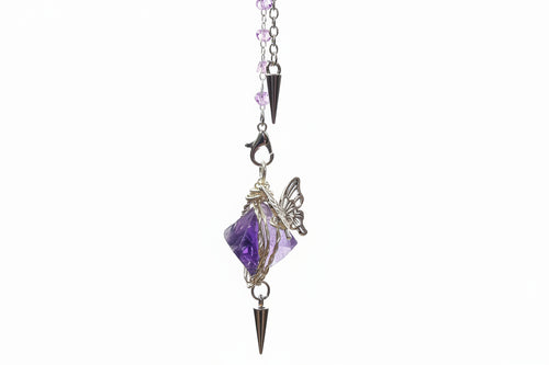 „Purple Transformation“ – Amethyst-Pendel mit Schmetterling